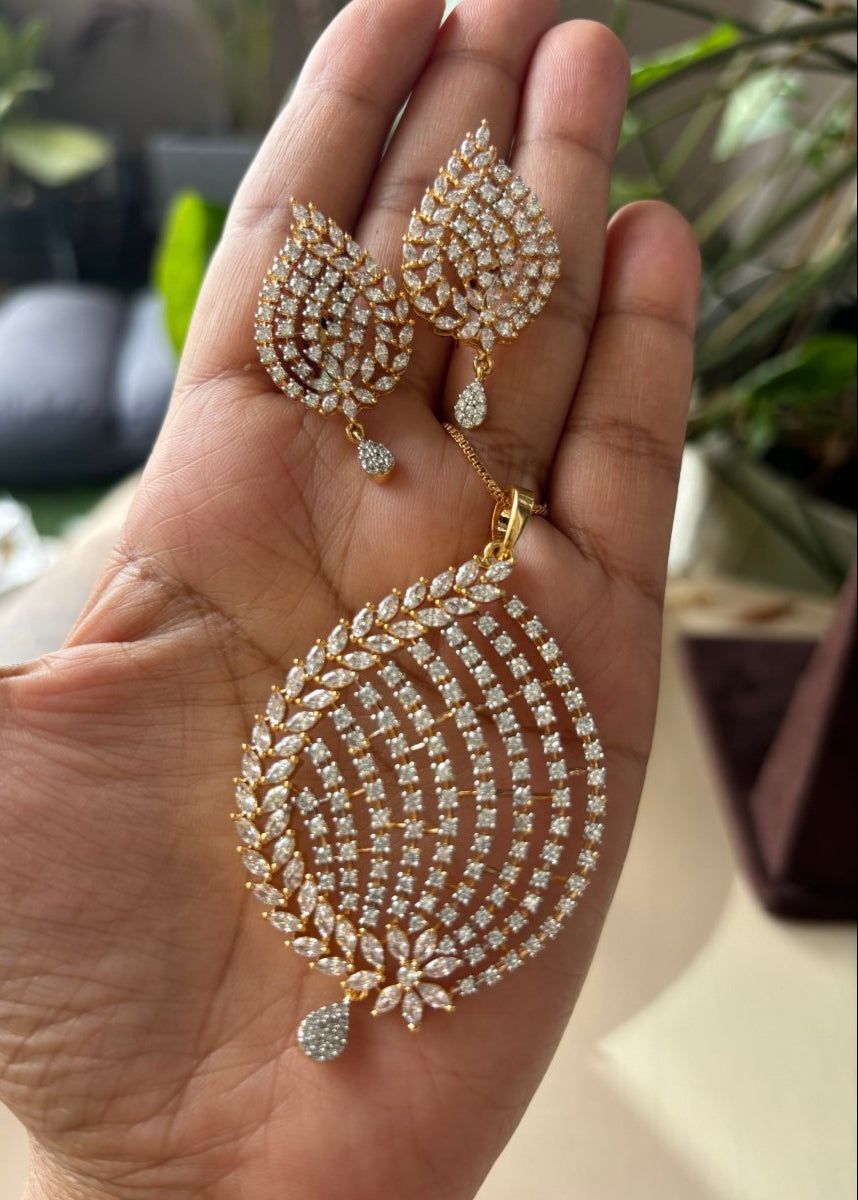 Site Pinterest Com Indian Jewelry Pearl Necklace Designs Pinterest