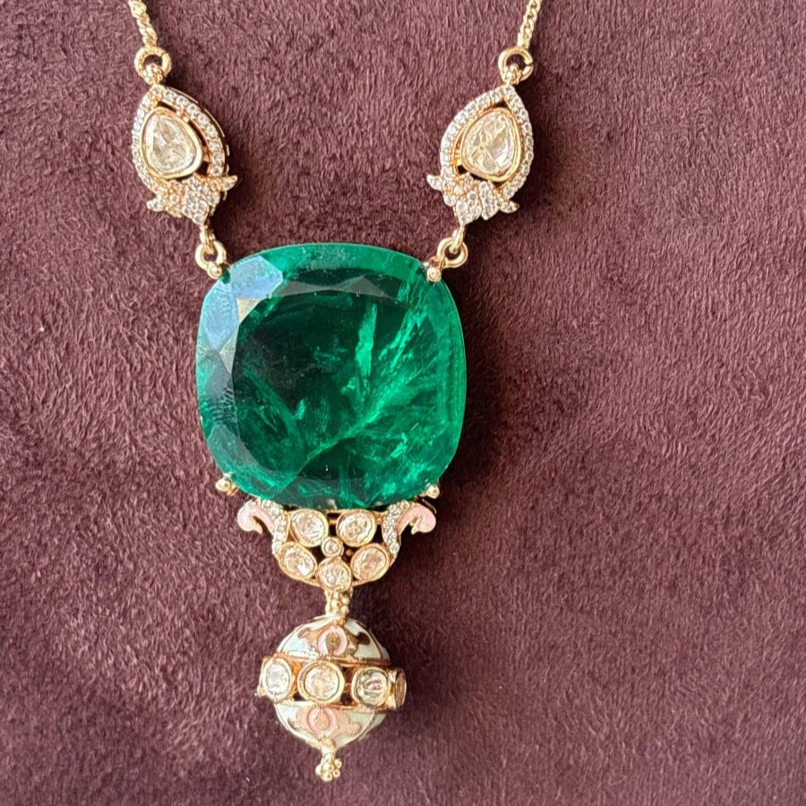 Exquisite Emerald Pendant set - MR Jewels