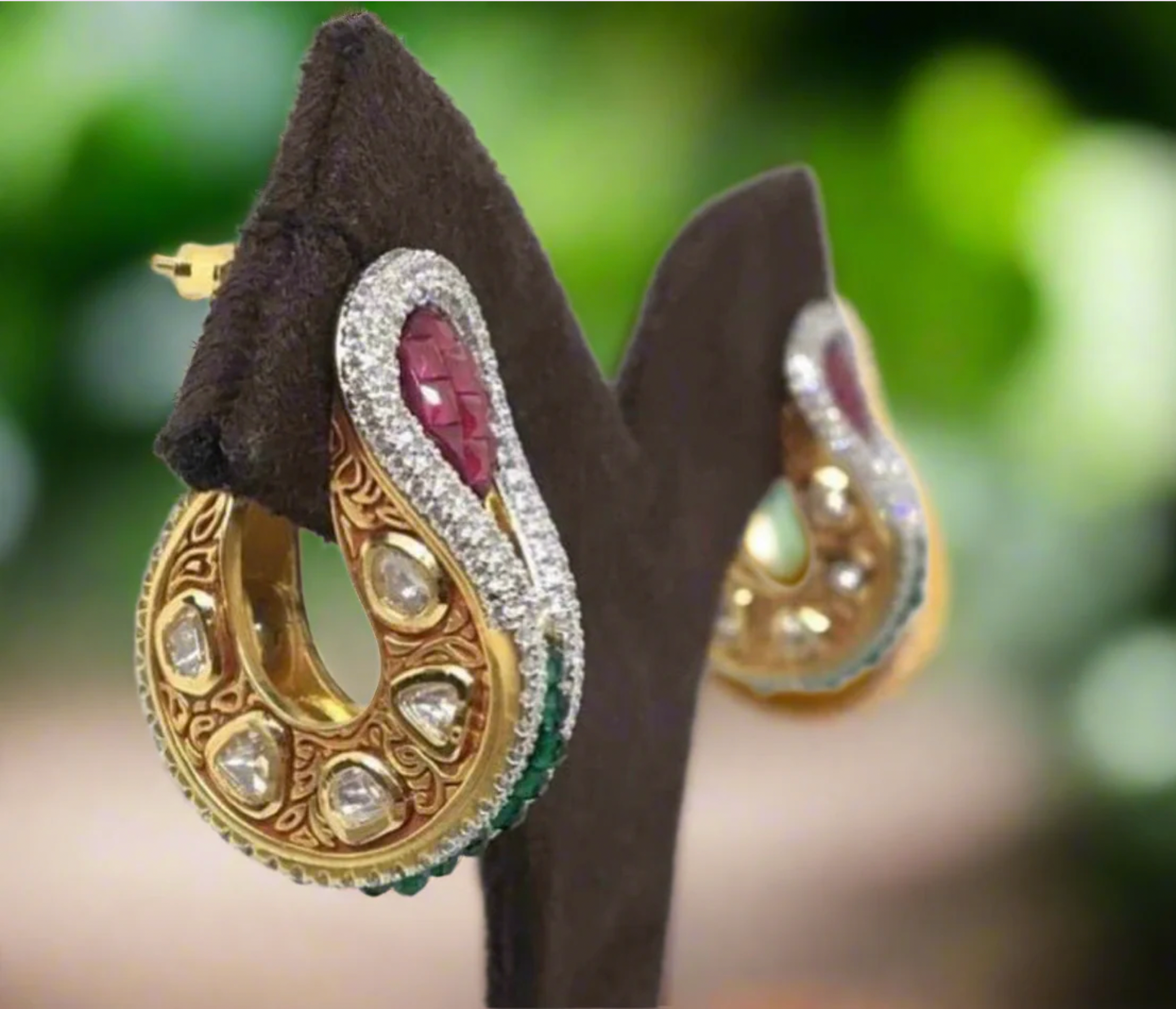 Enhancing Your Luxury Jewelry Collection with MR Jewels: A Fusion of Tradition and Modernity