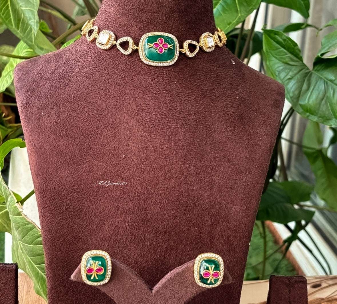 Luxe Zoya Kundan choker set with lovely studs