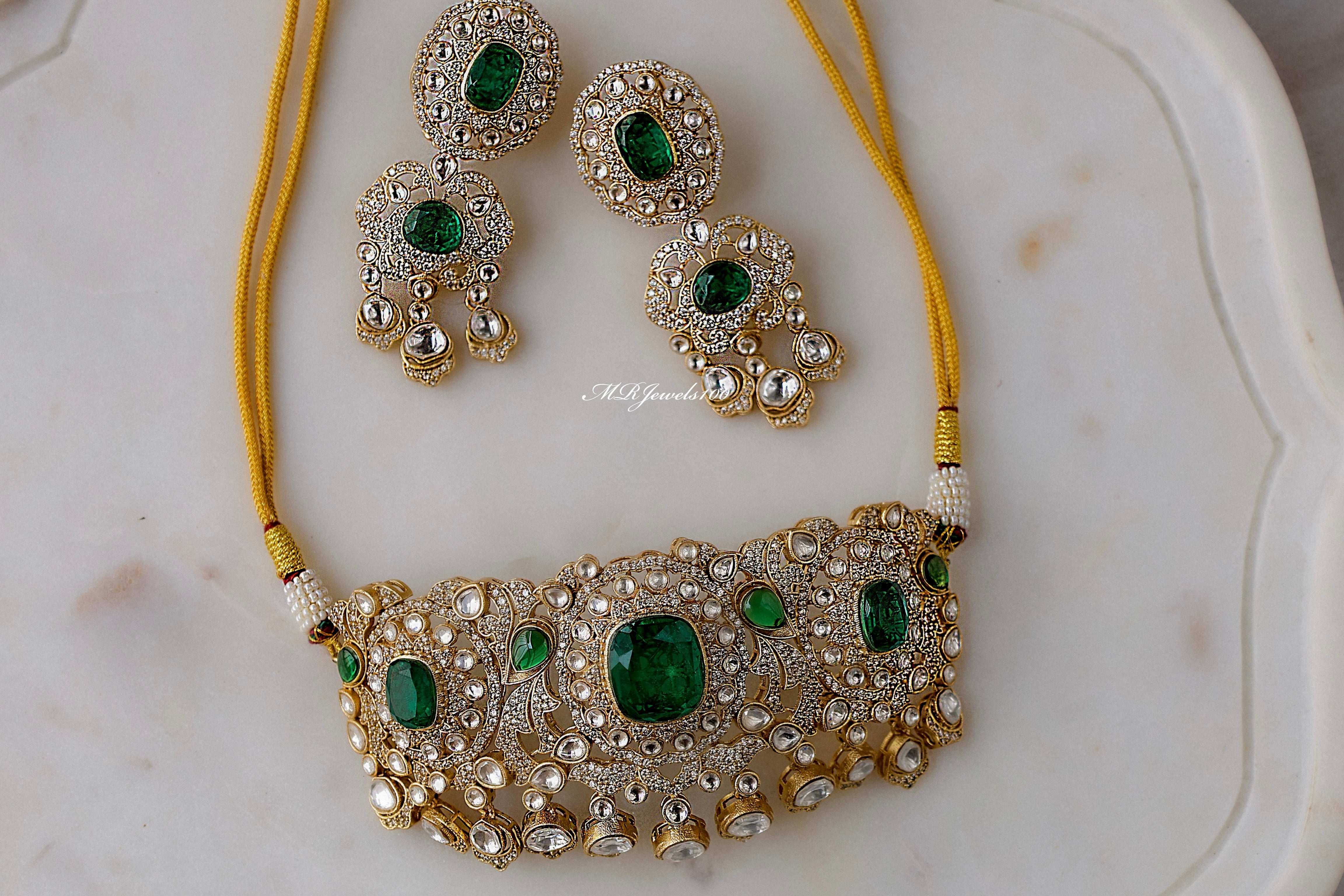 Kiara luxurious Emerald choker with earrings