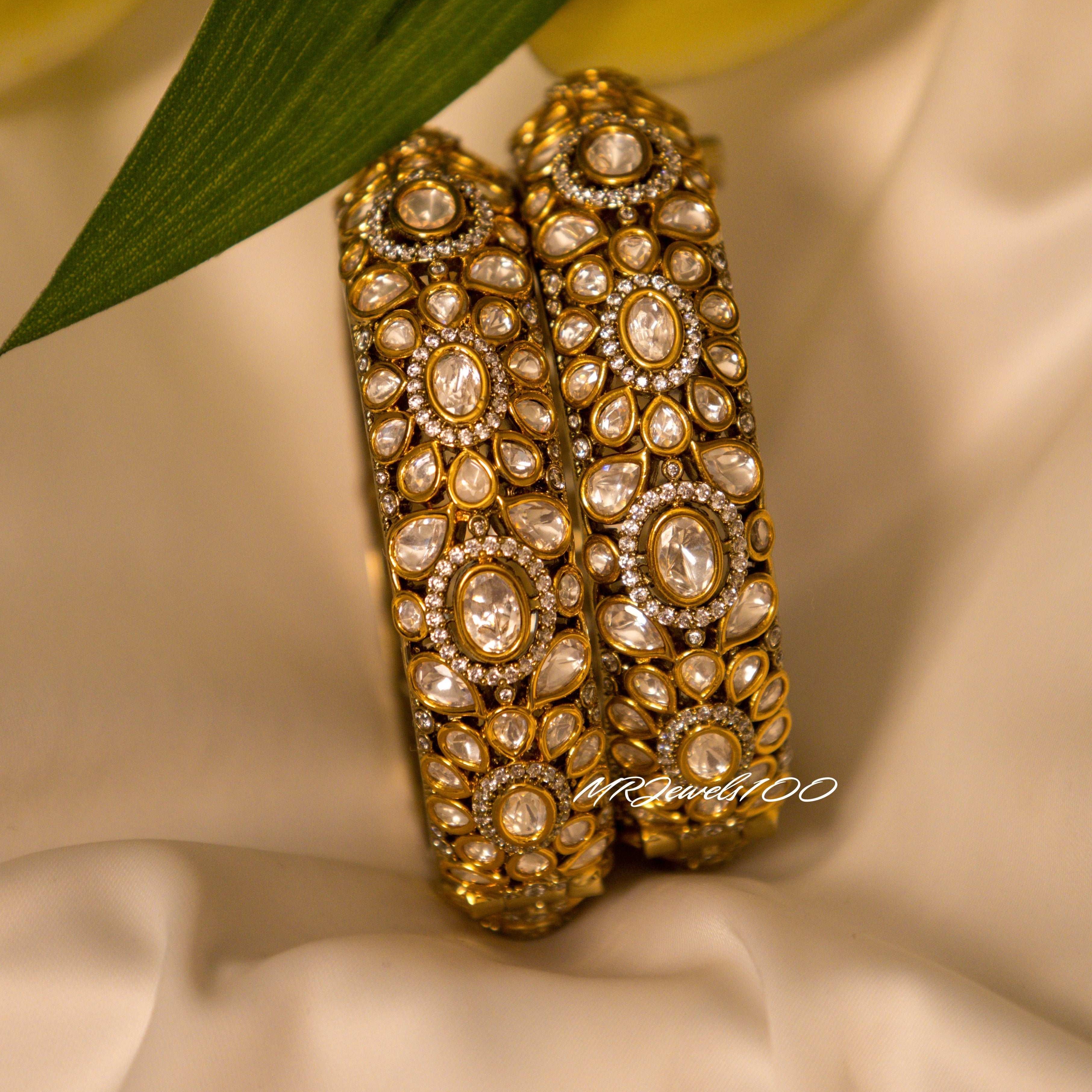 Jodha Riwaaz – Antique Kundan Bangle Set ( Openable)