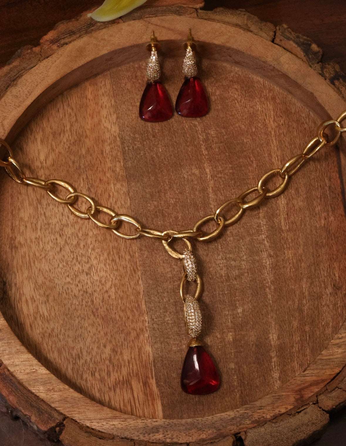 Olivia- Emerald /Ruby Stone Chain Necklace