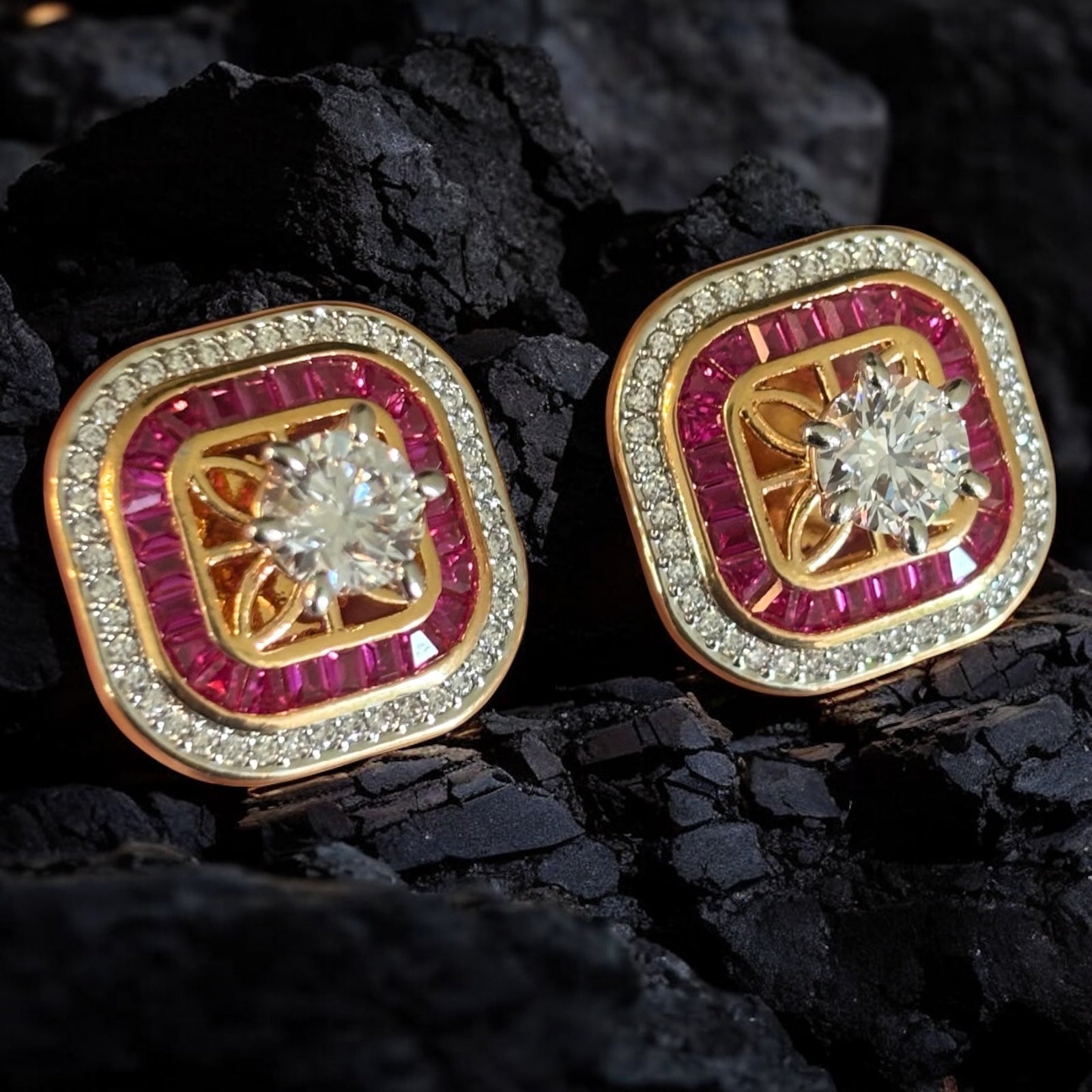 Side view of aurora earrings with gold plating and dazzling central diamond setting
