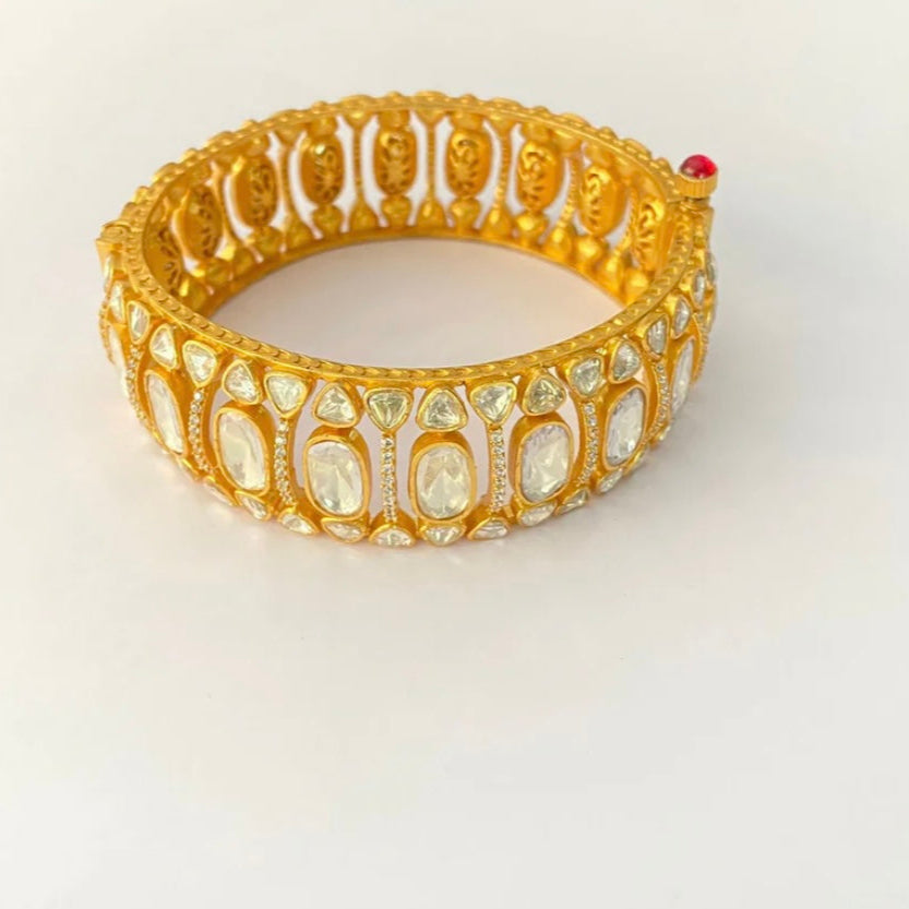 Close-up of openable moissanite kada showcasing diamond-like sparkle and alloy base