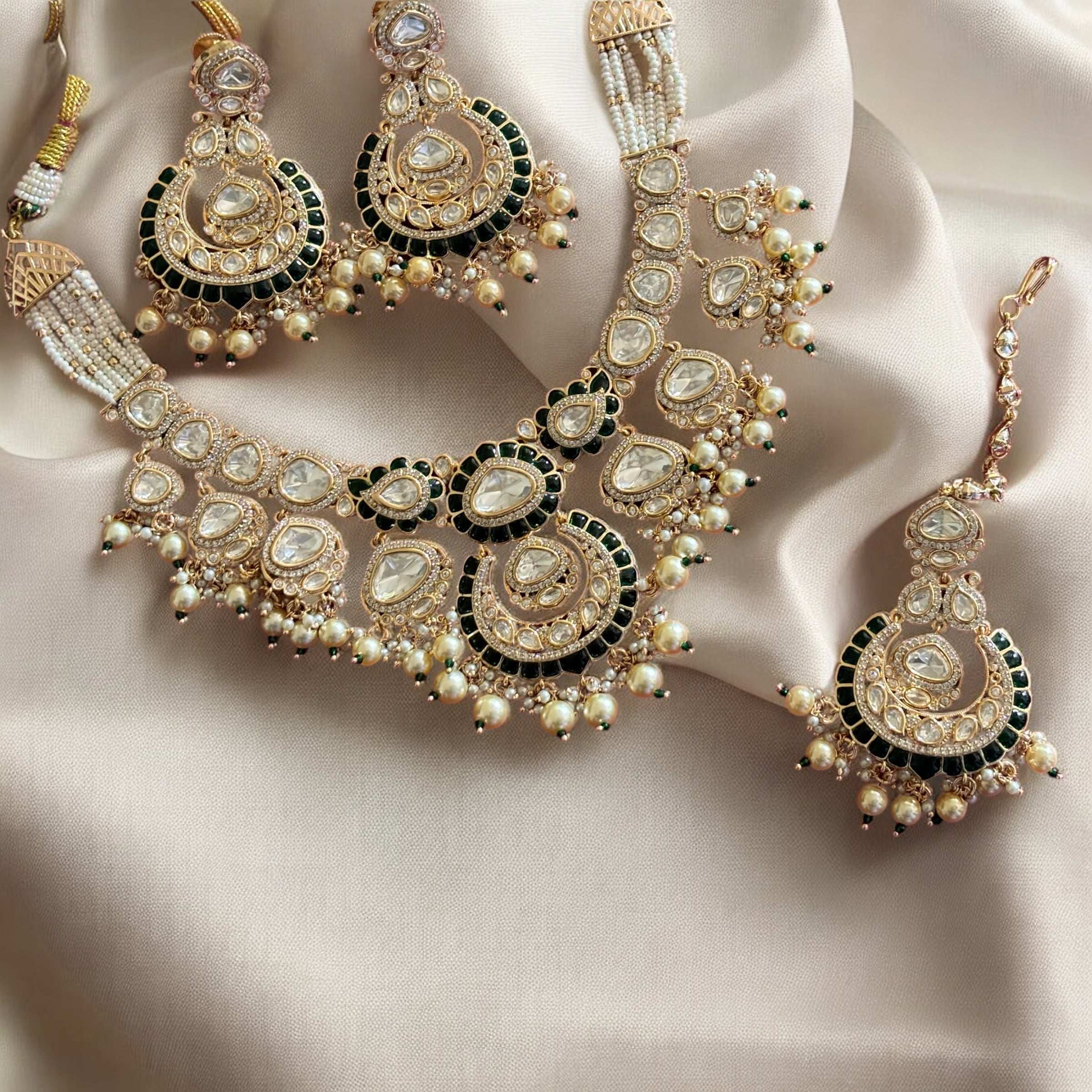 Aaravi Polki Royale Set with matching earrings and maangtikaa