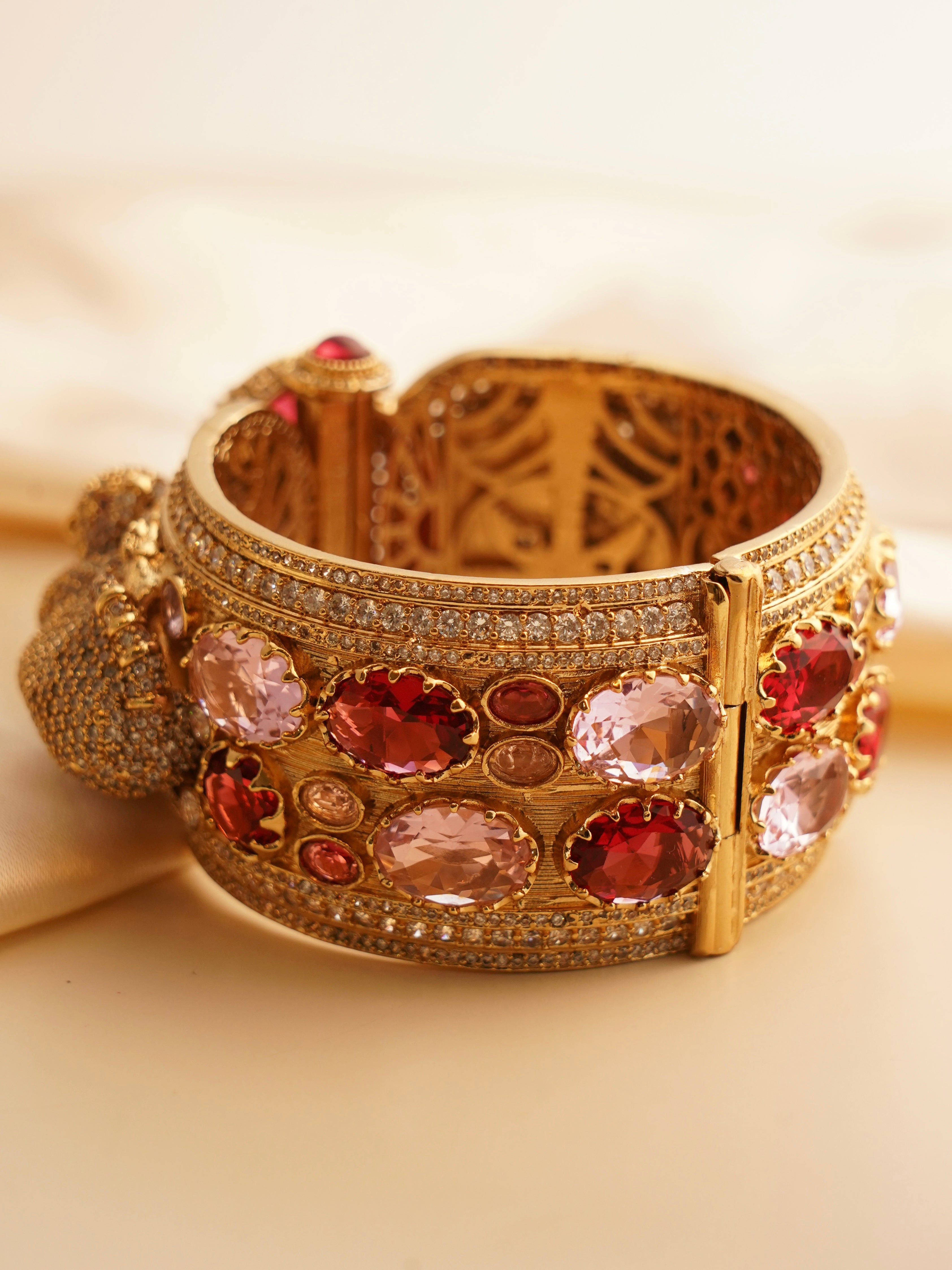 Inner view of Maharaja bangle showcasing intricate cutwork and dual-panther motif craftsmanship