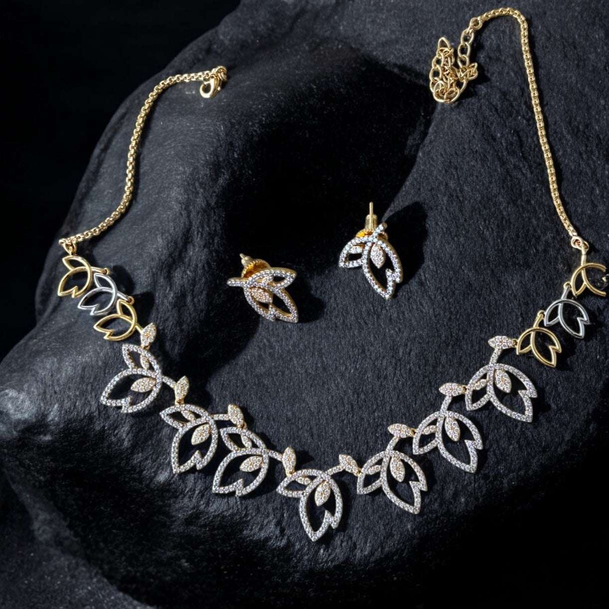 Mini Helen Dainty Diamond Set