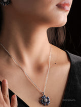 Iraaya Floral Pendant Set