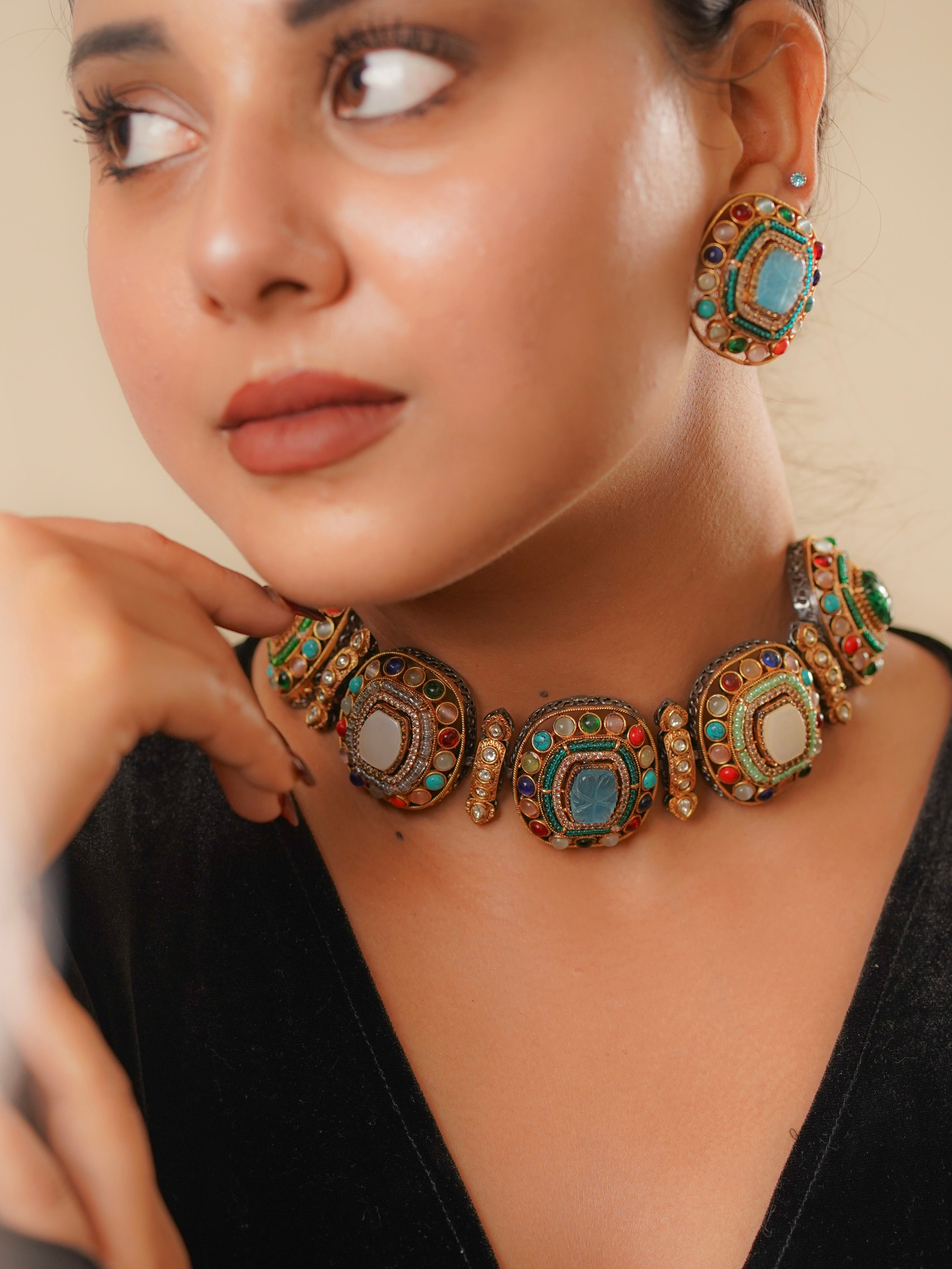 Sabya-inspired statement choker with intricate stonework and bold regal silhouette