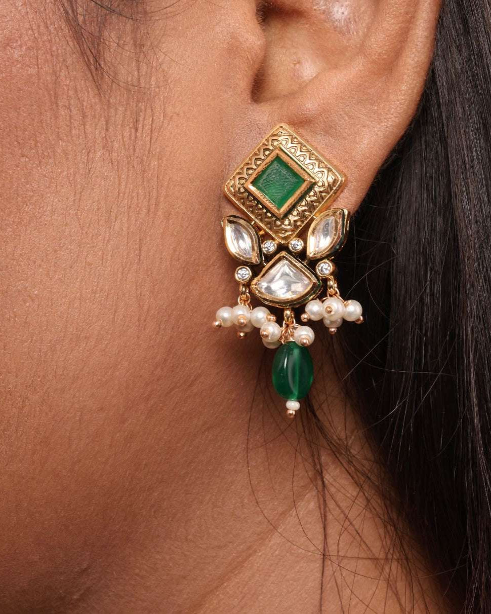 Sophia Elegant Pearl Choker Necklace Set