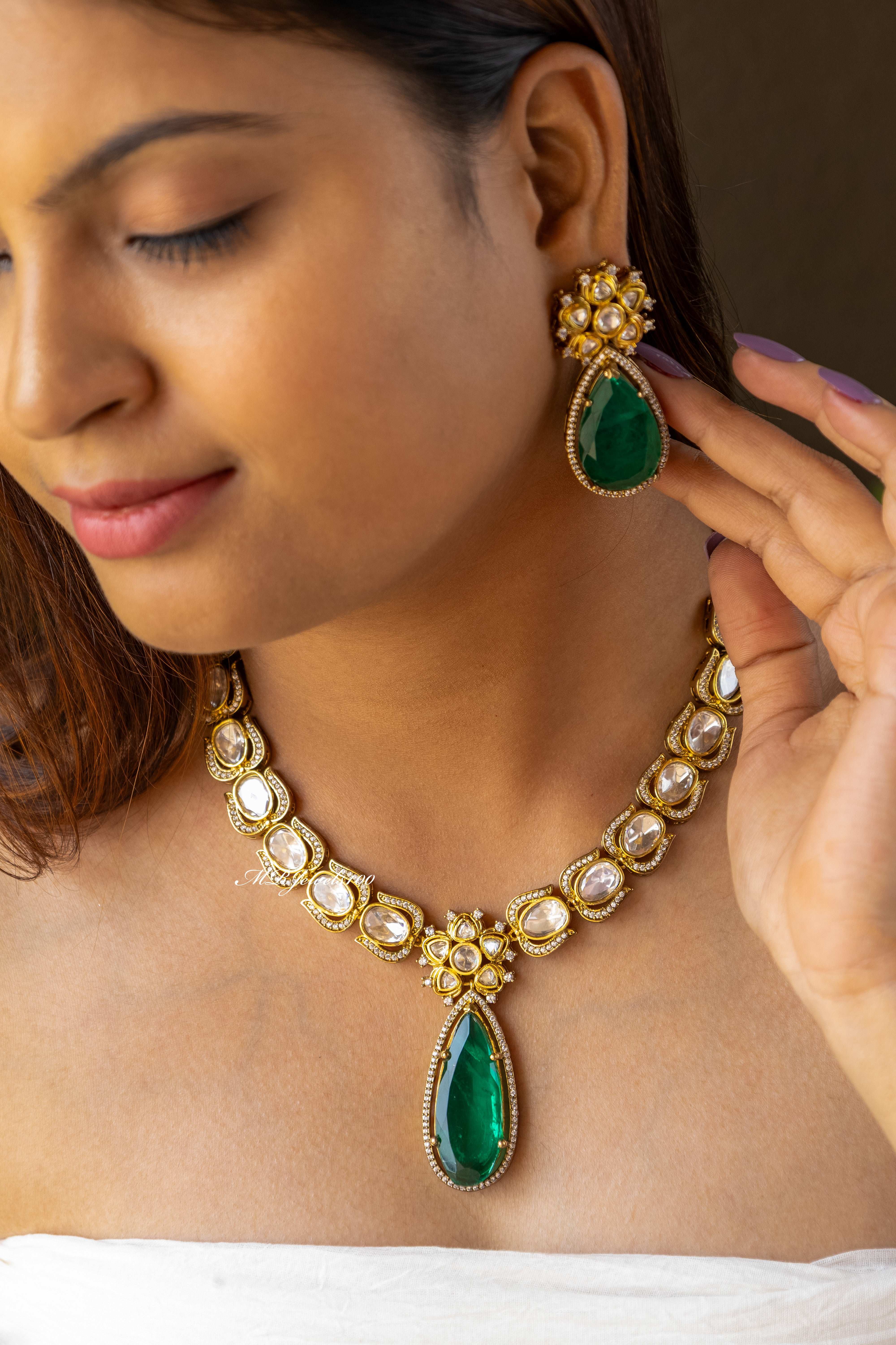 Kundan Emerald  Necklace Set with matching earrings and maangtikka