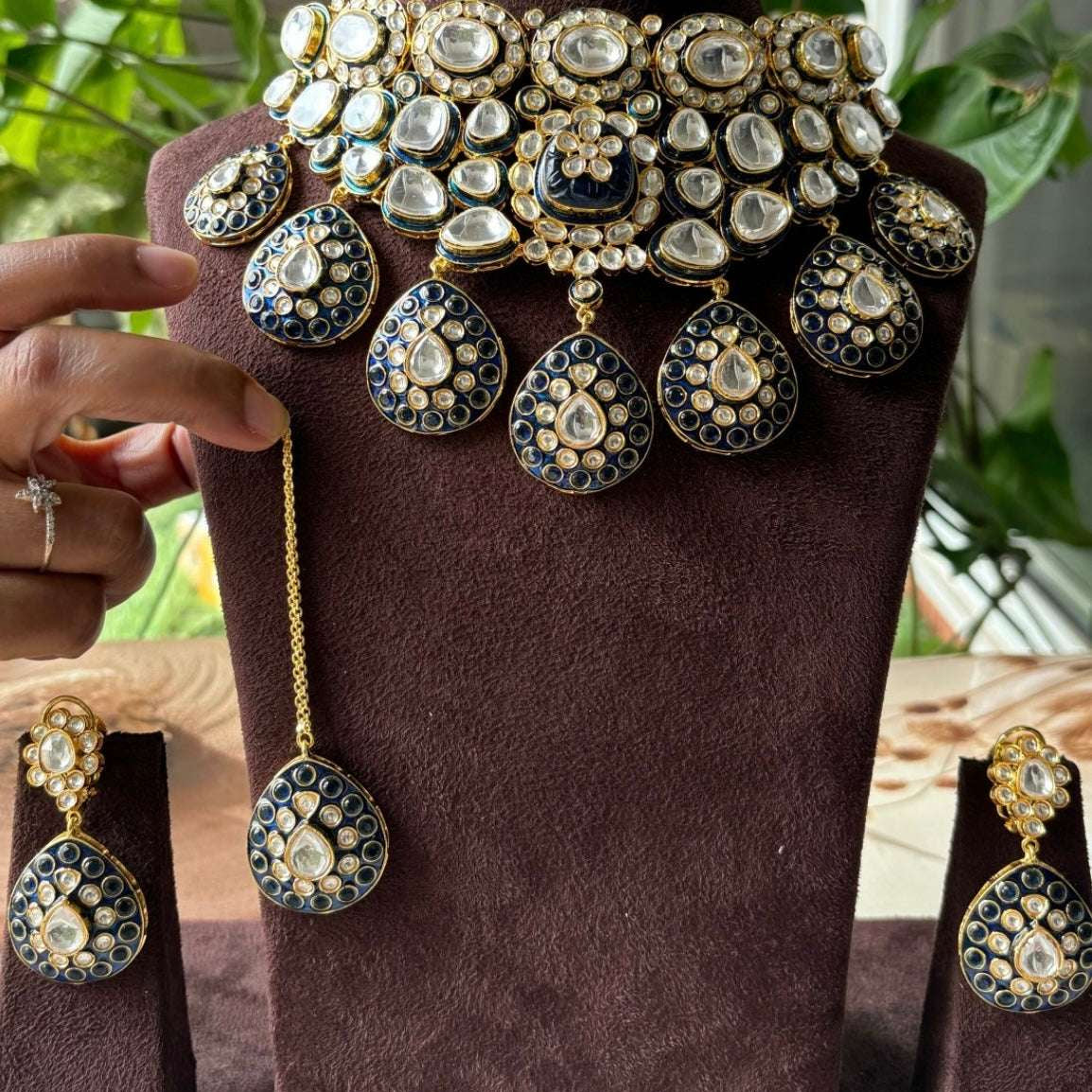 Uncut Polki Kundan Necklace with maangtikaa and earrings