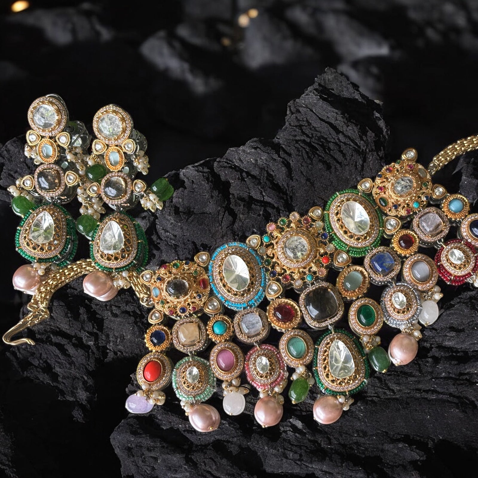 Rear view showing intricate metalwork of sabya-style gemstone choker set