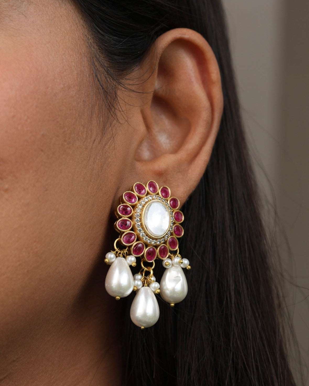 Zayra – Traditional Pearl Kundan Jewelry Set