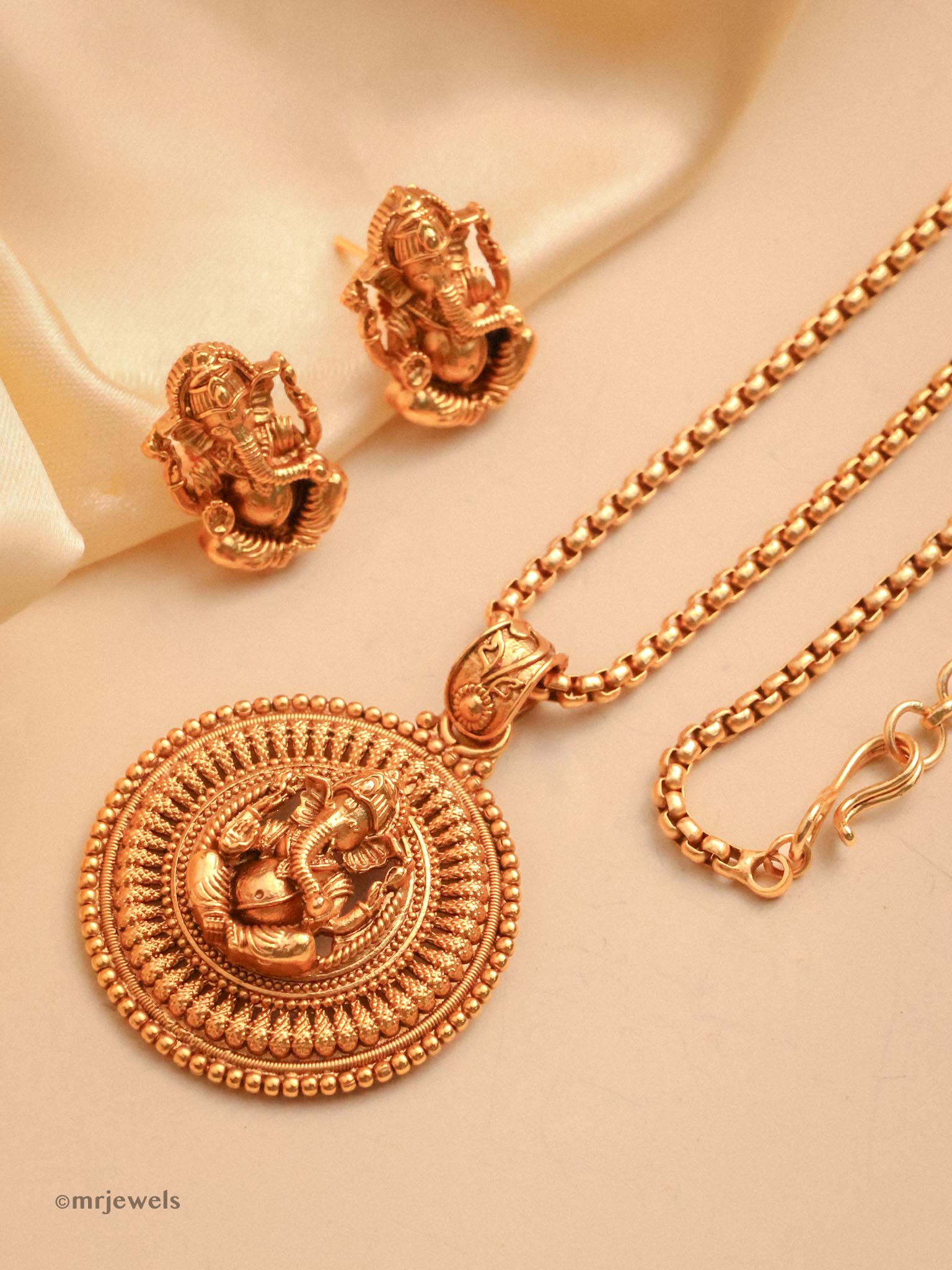 Micron Gold Plated Ganesh Pendant With Earrings Temple Jewellery