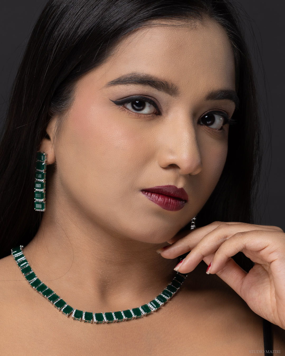 scarlet square-cut stone necklace in silver finish with matching modern drop earrings