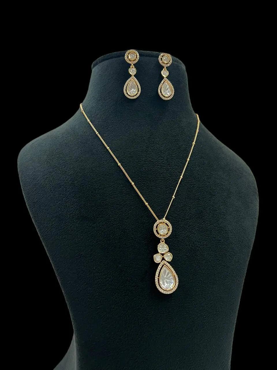 Kundan Pendant set - MR Jewels