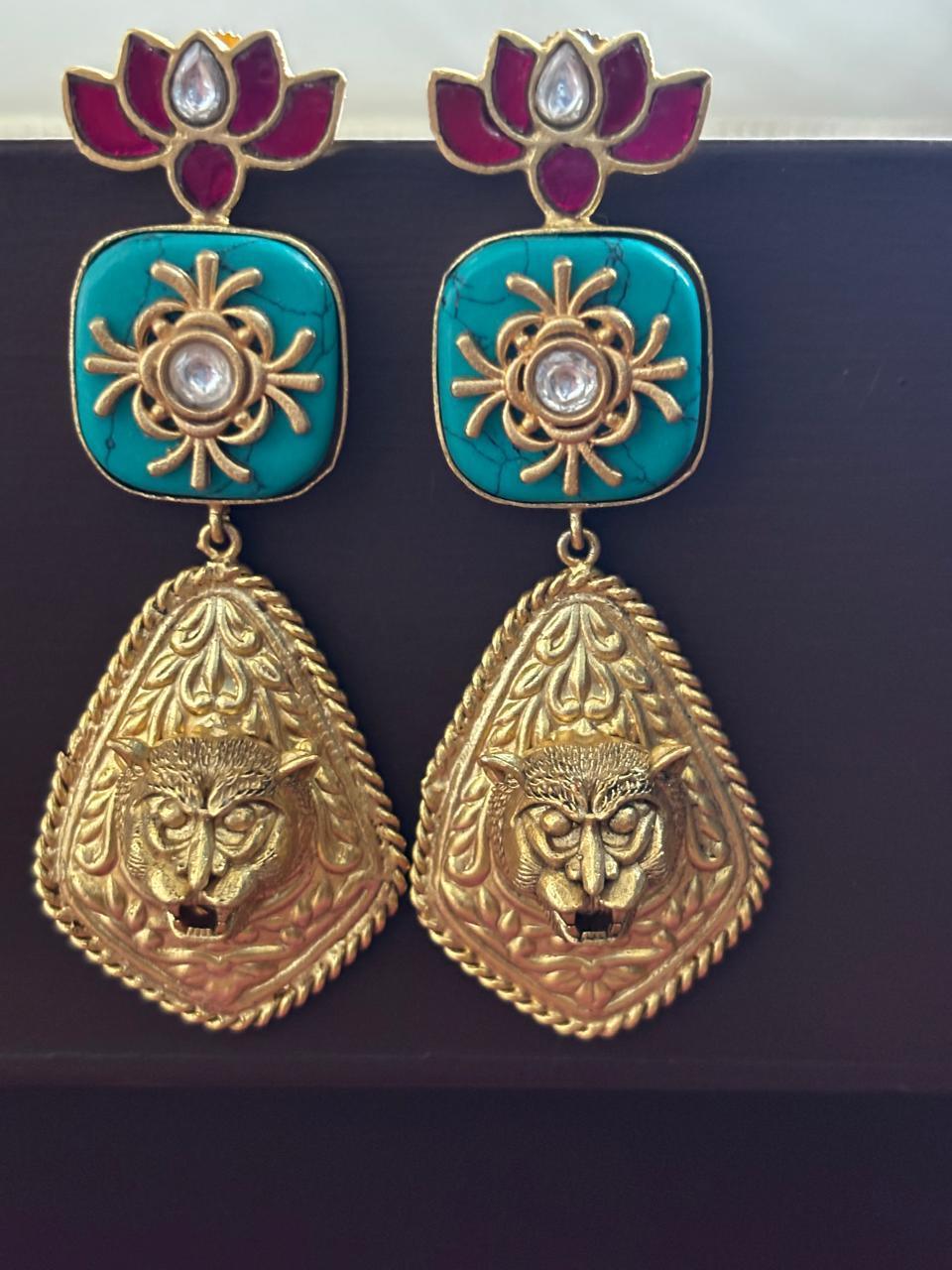 Sabhya Sachi Kundan Earrings - MR Jewels