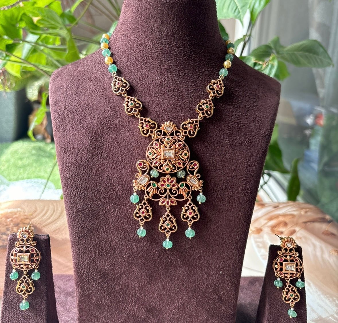 Aarohi Vilandi Heritage Necklace Set with matching earrings - MR Jewels