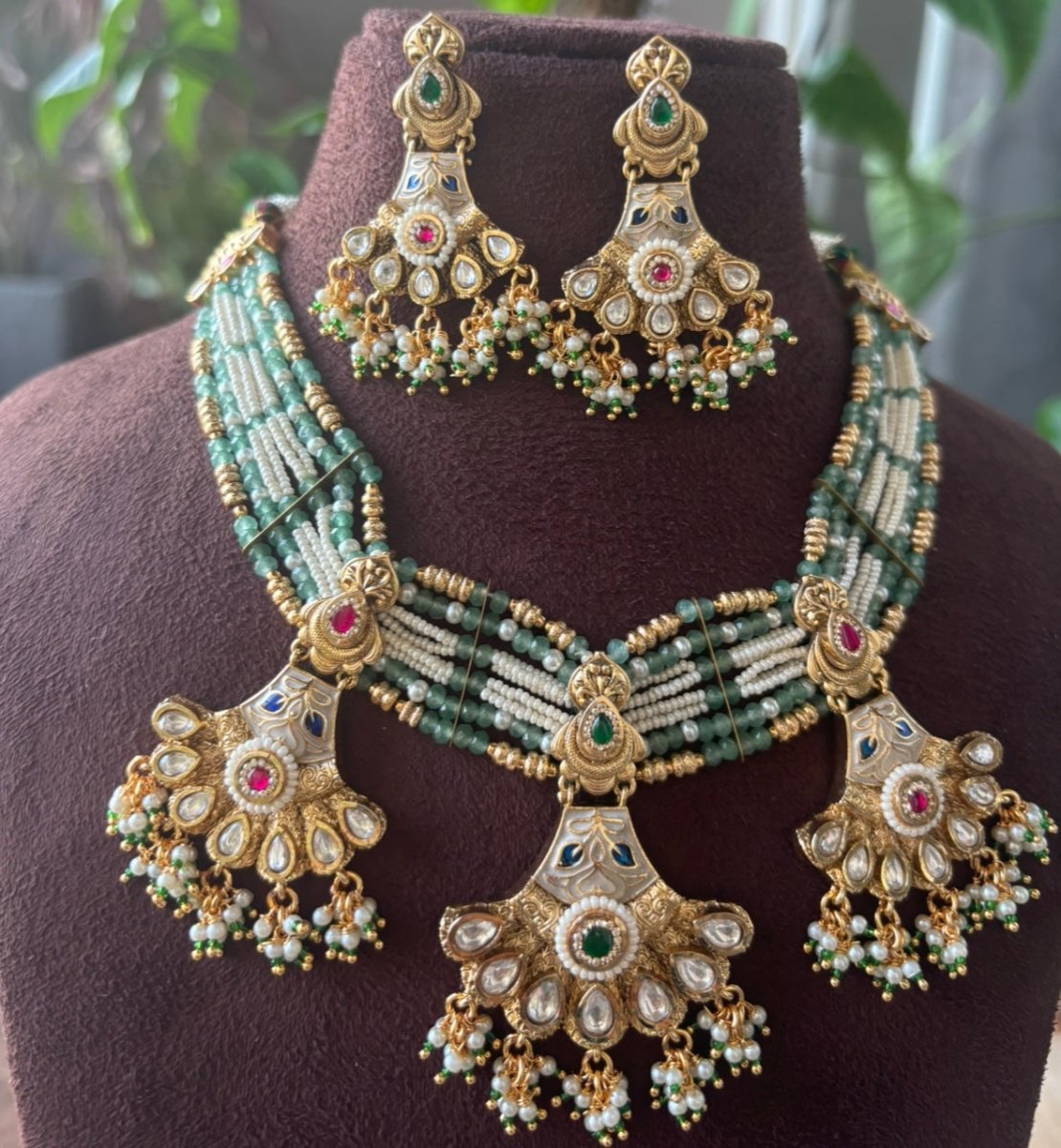 Antique Gold Plated Necklace Set - MR Jewels