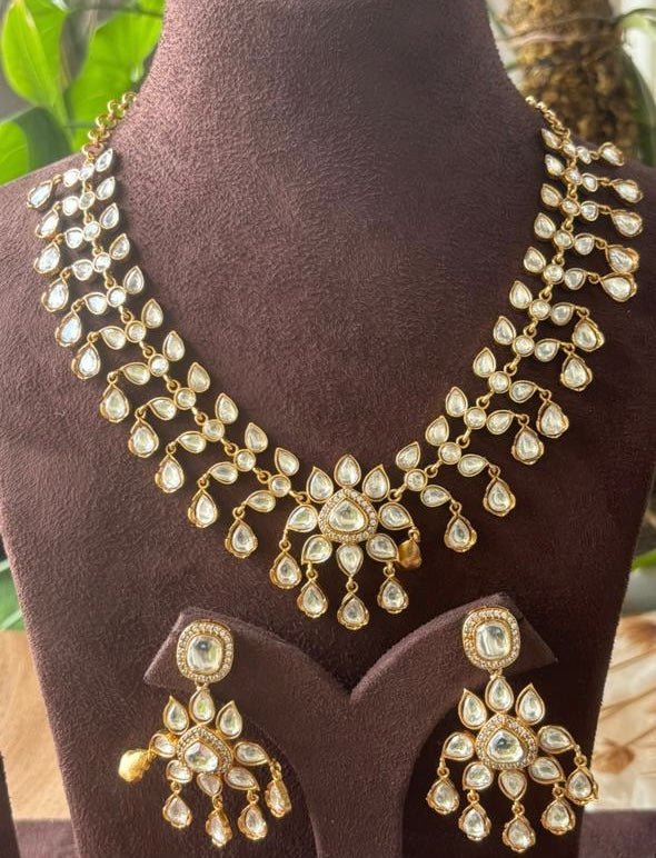 Beautiful Kundan Polki Set with Lovely Earrings - MR Jewels