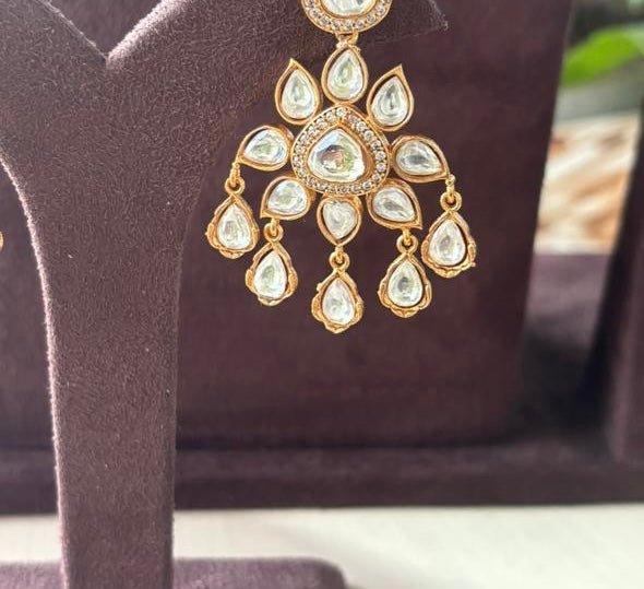 Beautiful Kundan Polki Set with Lovely Earrings - MR Jewels