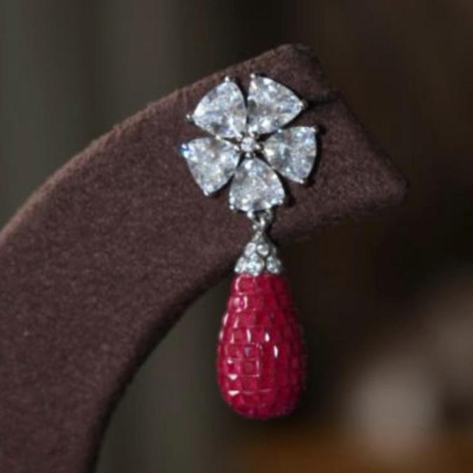 Beautiful Ruby Drop earrings - MR Jewels