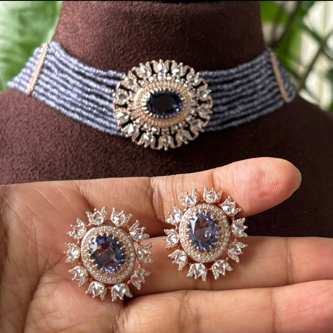 Elegant Choker necklace with lovely studs - MR Jewels