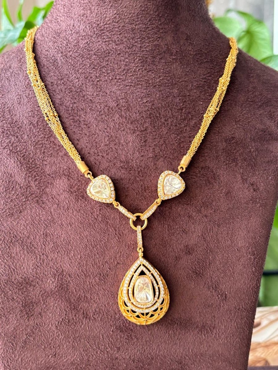 Elegant Gold and Polki Pendant Necklace - MR Jewels