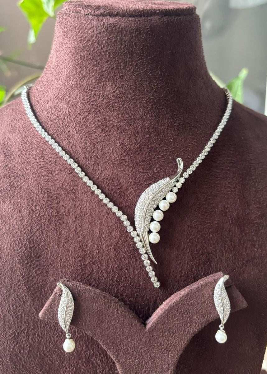 Elegant Silver Pearl Leaf Jewelry Set - Perfect For Gifting - MR Jewels