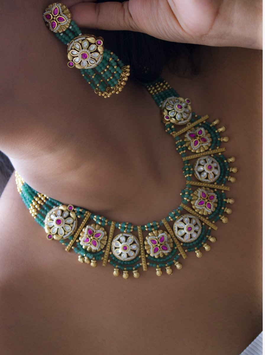 Emerald Grace Kundan Necklace Set - MR Jewels