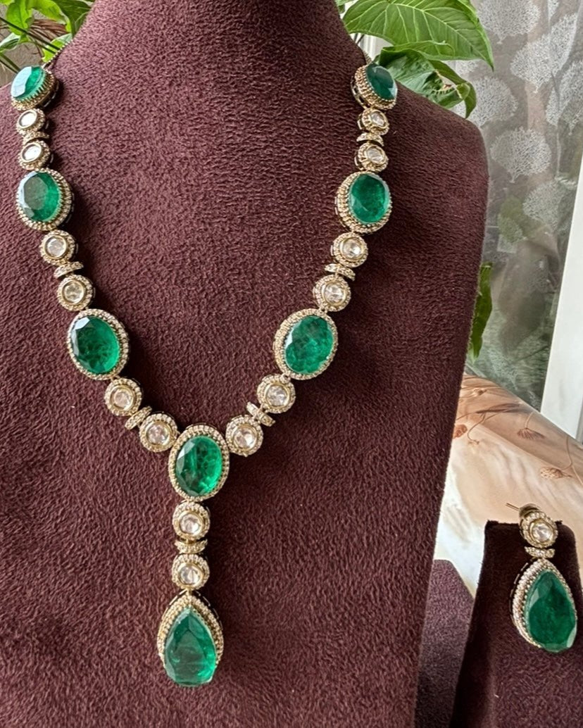 Emerald Grandeur Necklace Set with matching earrings - MR Jewels