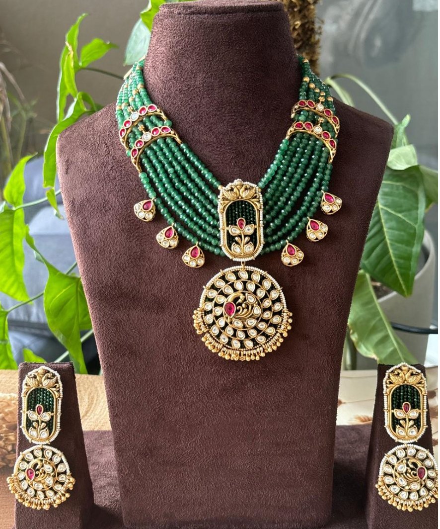 Emerald green (6 liner) with Jadau kundan pendant - Red mogappu - MR Jewels