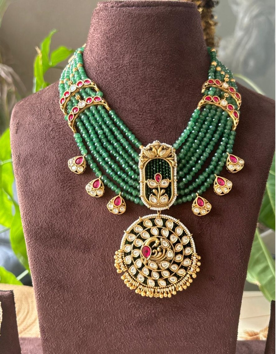 Emerald green (6 liner) with Jadau kundan pendant - Red mogappu - MR Jewels