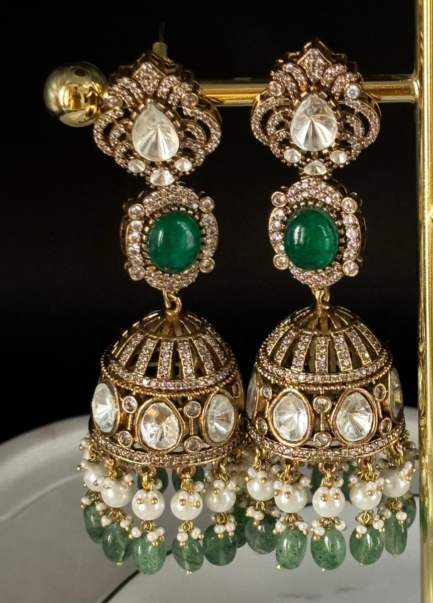 Emerald Jhumki with pearls - MR Jewels