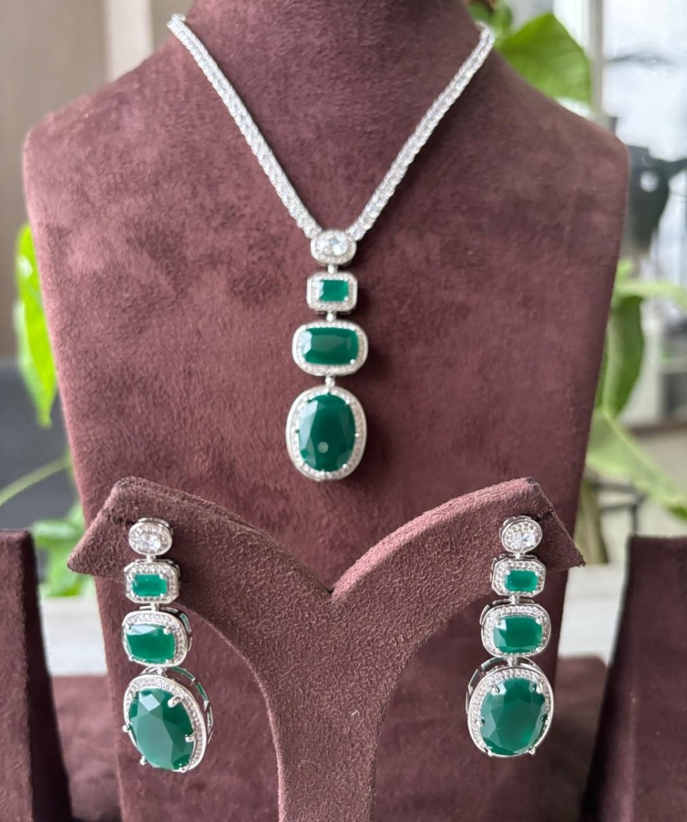 Emerald Pendant Set - Finest Quality - MR Jewels