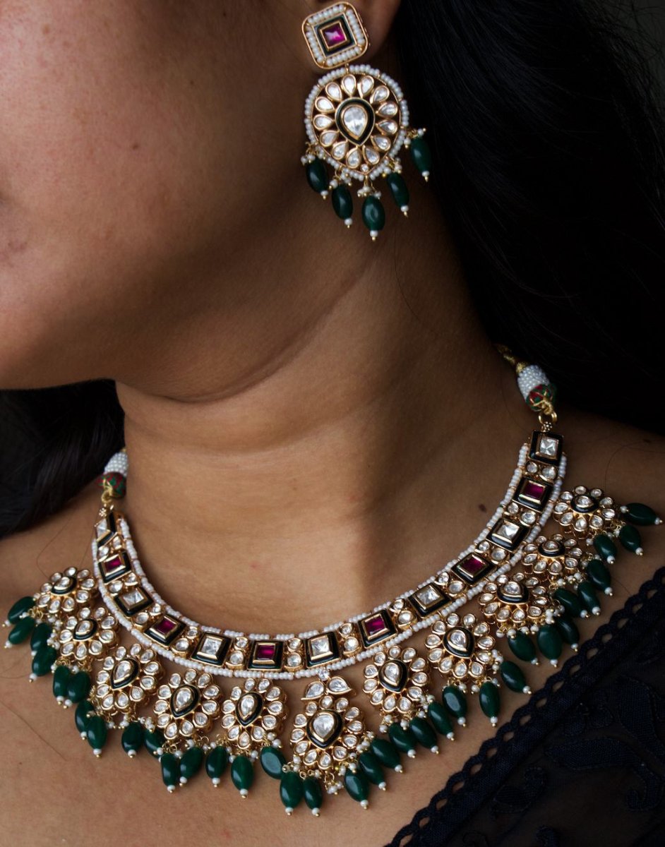 Emerald Royale Kundan Necklace Set - MR Jewels