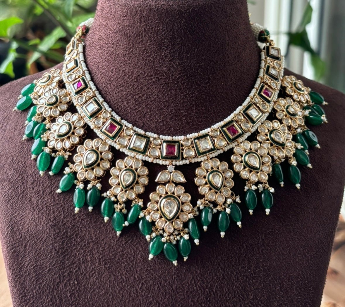 Emerald Royale Kundan Necklace Set - MR Jewels