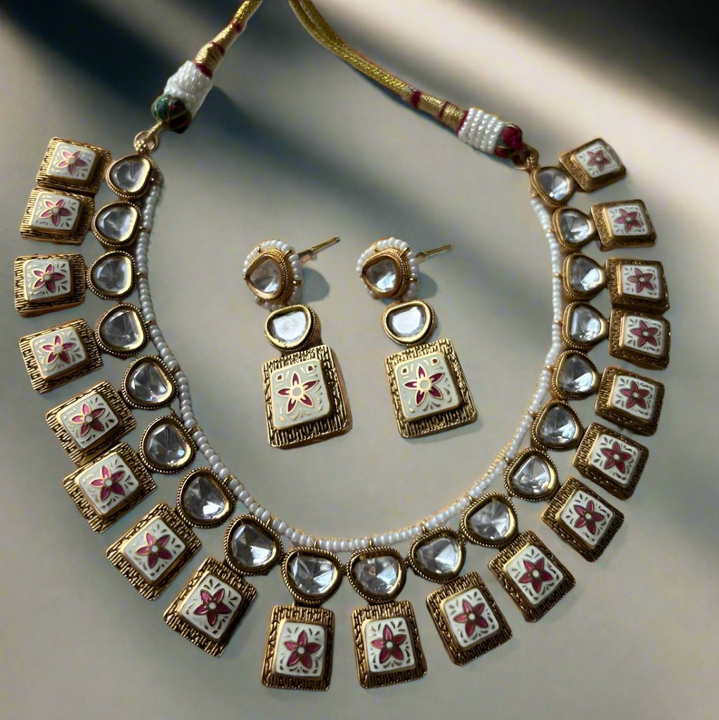 Enamel gold plated Antique necklace - MR Jewels