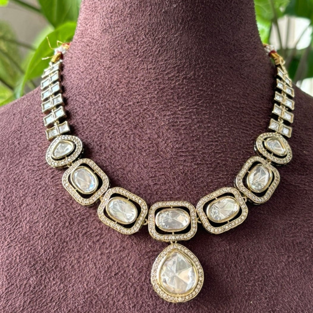 Enchanted Heirloom Kundan Set with Maangtikaa - MR Jewels