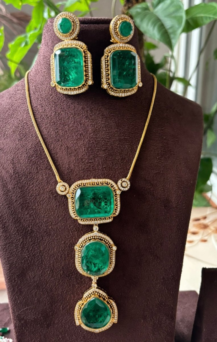 Esmeralda Regal Emerald Necklace Set - MR Jewels