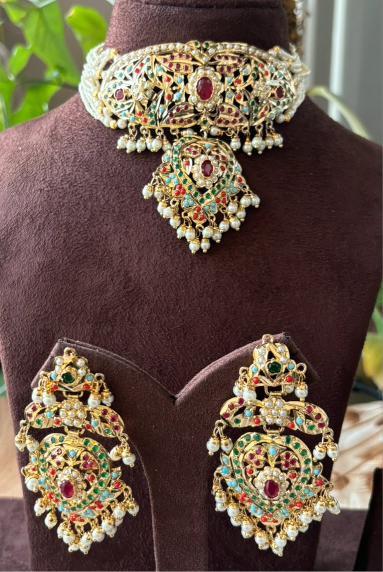 Exclusive Jadau kundan choker - Gold Plated with Earrings - MR Jewels