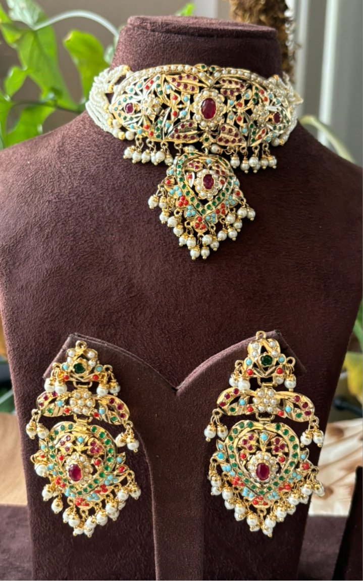 Exclusive Jadau kundan choker - Gold Plated with Earrings - MR Jewels