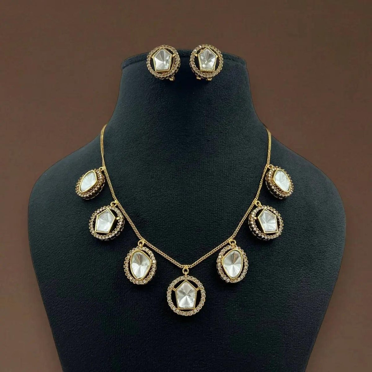 Exclusive Mossainte Kundan Necklace Set - MR Jewels