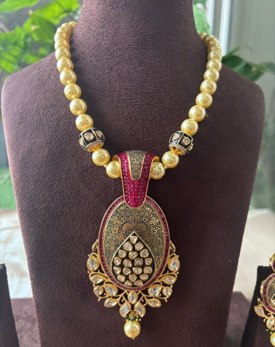 Exclusive Vilandi RubyPendant Set with matching earrings - MR Jewels