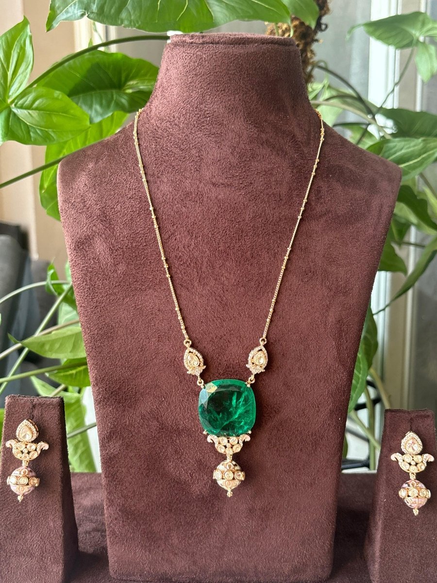 Exquisite Emerald Pendant set - MR Jewels