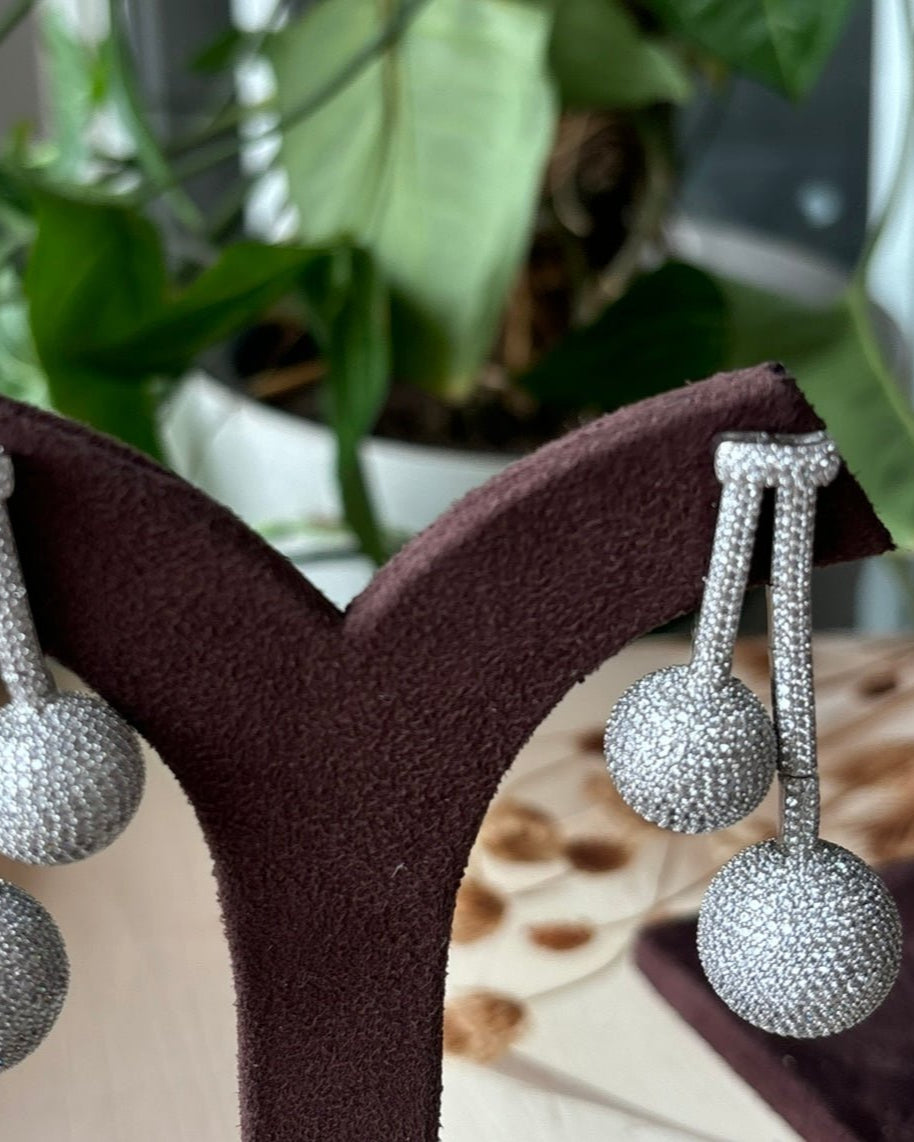 Finest Quality - Drop Diamond Necklace set - MR Jewels