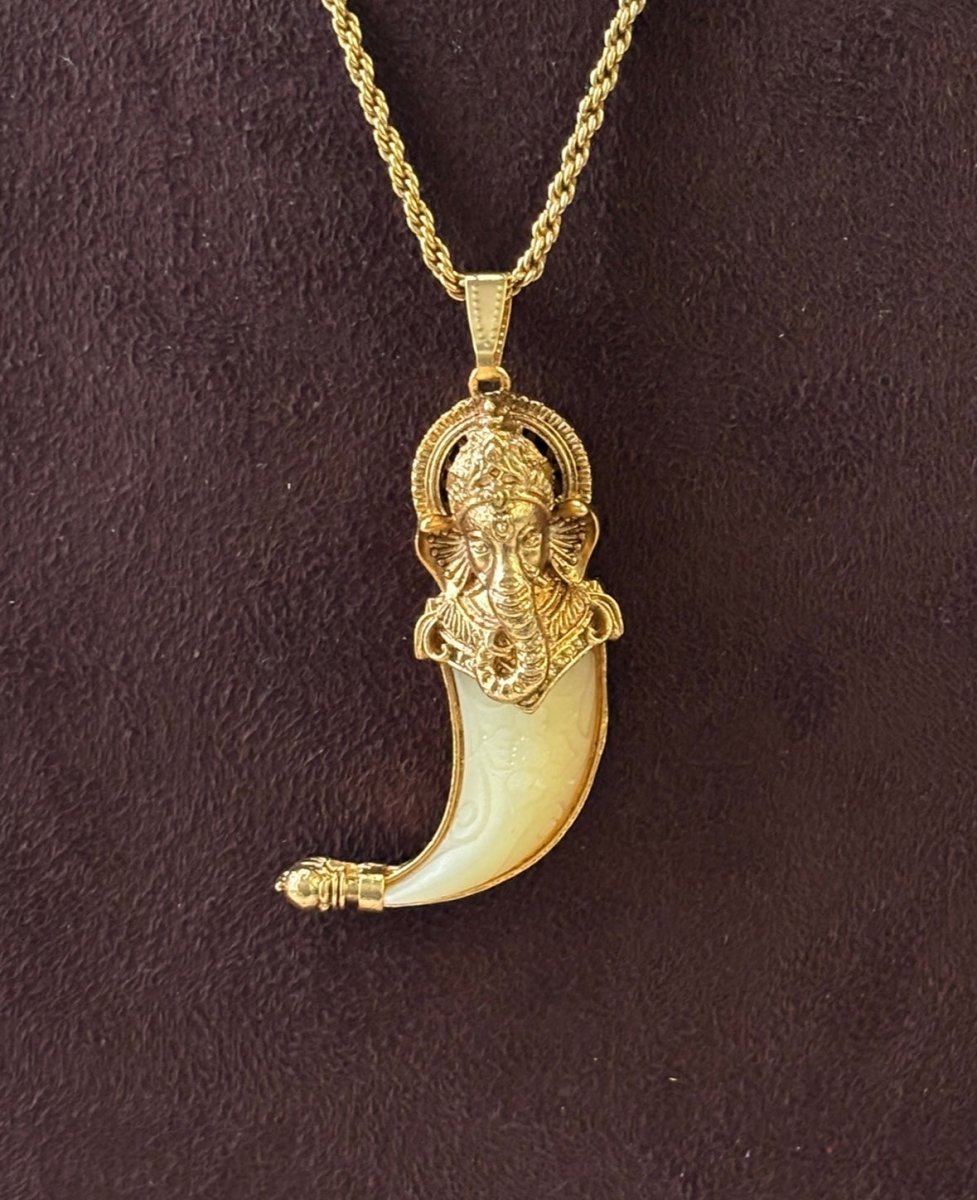 Ganesha Pendant Necklace - MR Jewels