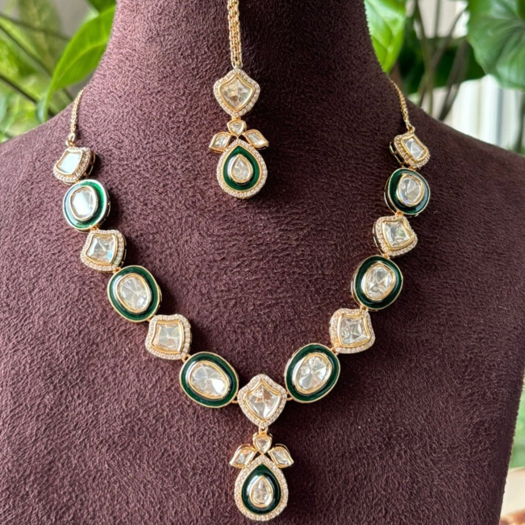 Imperial Aura Kundan Set with matching tikka and earrings - MR Jewels